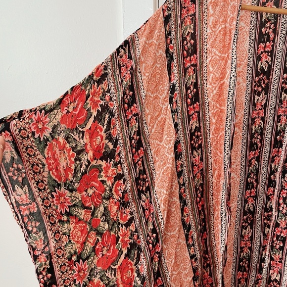 NWT Angie Vibrant Orange and Black Patterned Kimono size 3X One Size PLUS - Picture 2 of 4